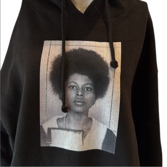 Midnight Dreamer Assata Shakur Black Graphic Pullover Hooded Sweatshirt Size M - Picture 14 of 16